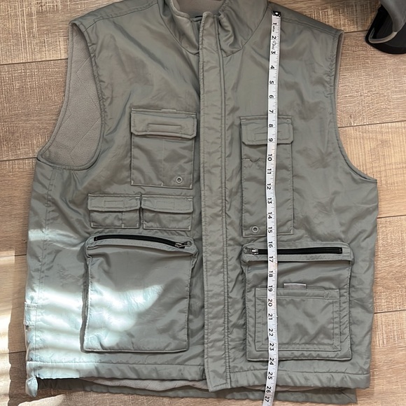 Gap light gray utility vest fleece lining zipper and Velcro close pockets L - Picture 12 of 13